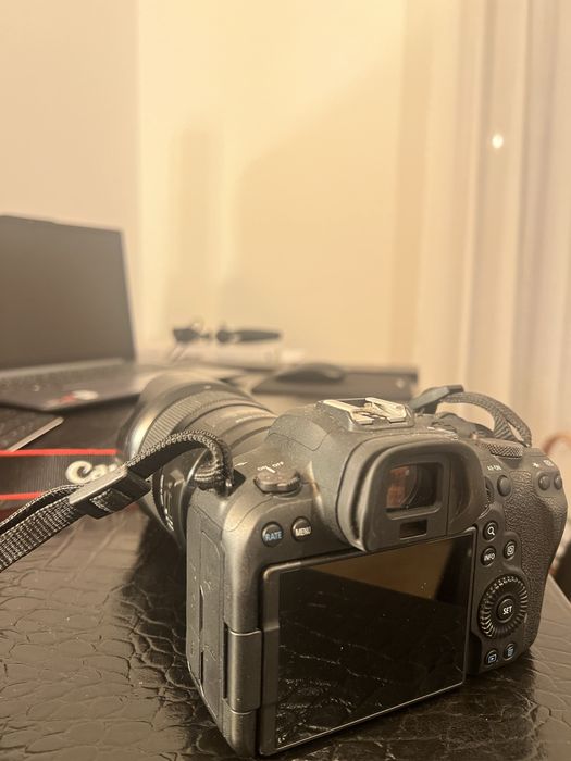 Canon R6 Mirroless