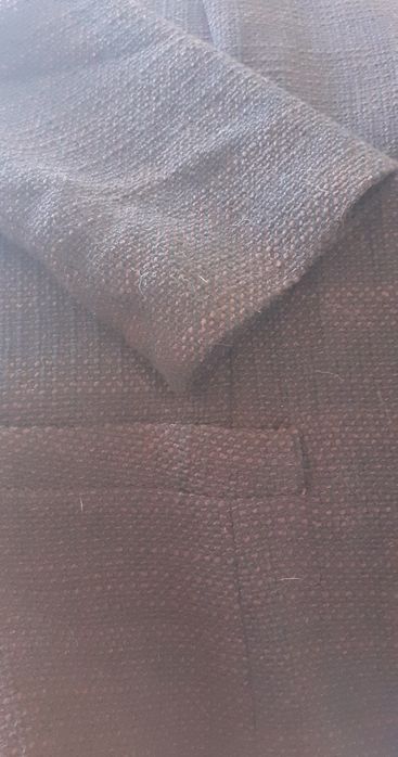 Casaco curto cor de café