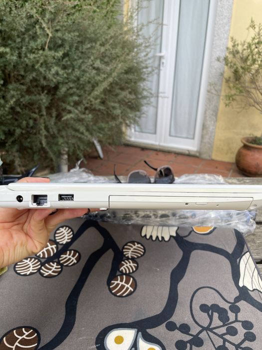 Computador Toshiba skullCandy