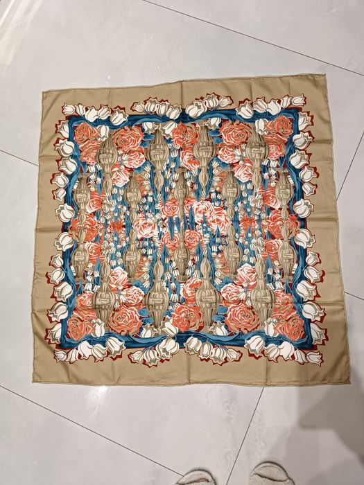 Платок шовковий 90×90