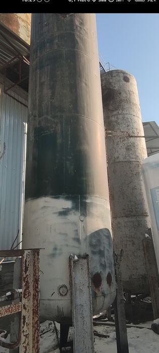 Воздушный ресивер (воздухосборник,повітрозбірник) 10 м.куб. 8 атм. 
16