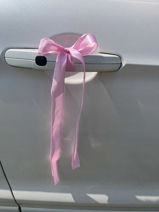Dekoracja na samochód ślubny na auto ślub stroiki płatki strojenie