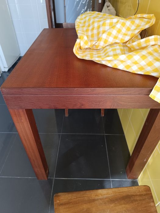 Mesa de madeira 70x90x77cm