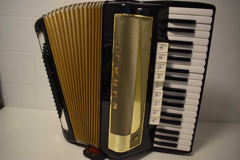 Acordeao Hohner Lucia IV P 4 Voz 96 Baixos, N.98