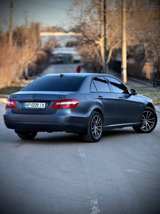Mercedes-Benz E 200 (W212)