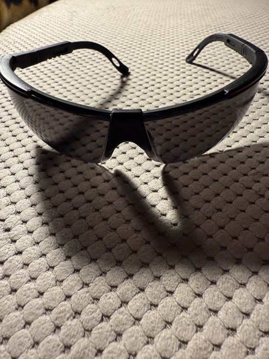 Sportowe okulary przeciwsłoneczne + etui Hi-Tec