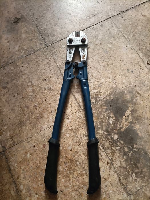 Alicate cortar ferro