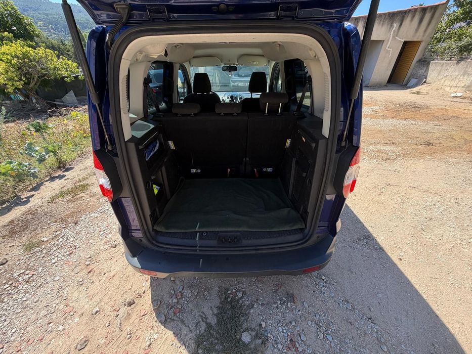 Ford Tourneo Courier 2015 — photo 3