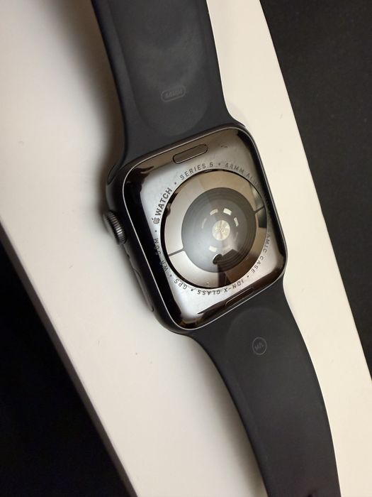 Apple Watch Series 5 44 mm Space Gray