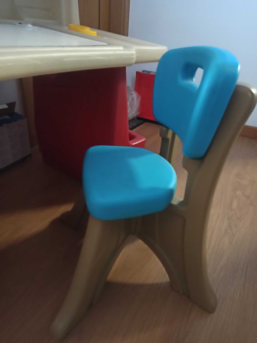 Secretária até 10 anos