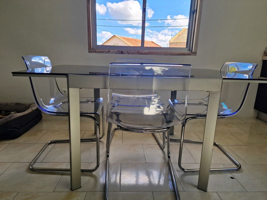 Mesa e Cadeiras de Cozinha