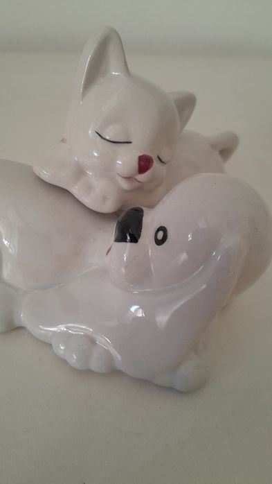 Figuras vintage - cão e gato.