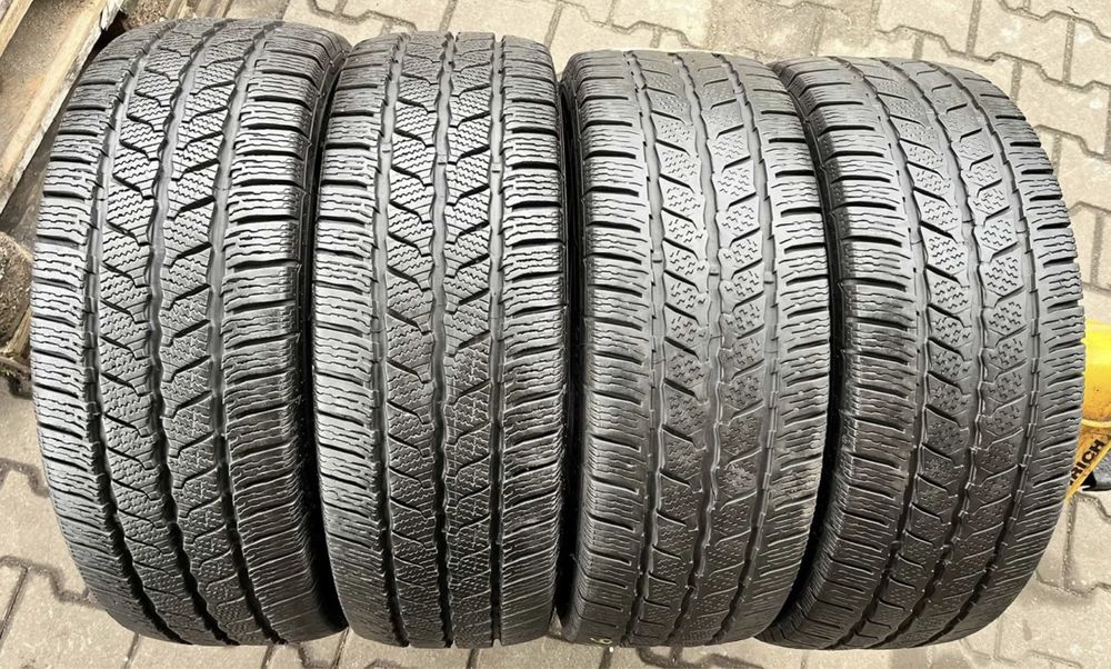 Шини 8.2 мм 2023 рік 215/65R16 Continental комплект зима