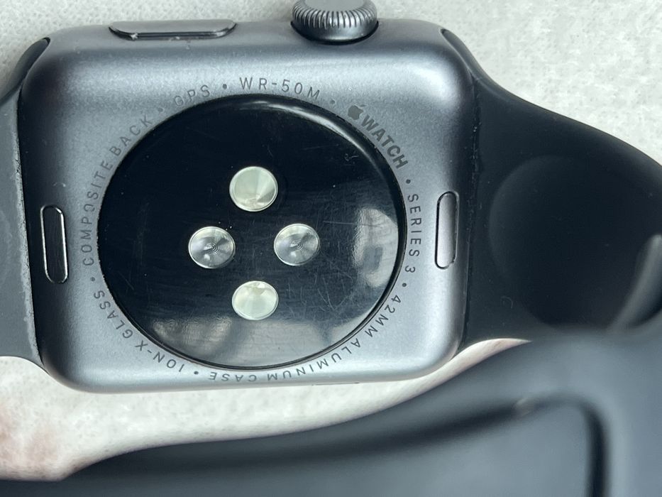 Apple watch 3 series, 42 mm.