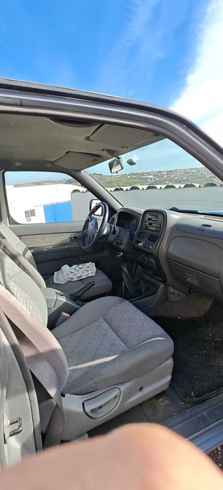 Nissan Navara. recentemente pintada. muito estimada. meter gasóleo e andar. — photo 3