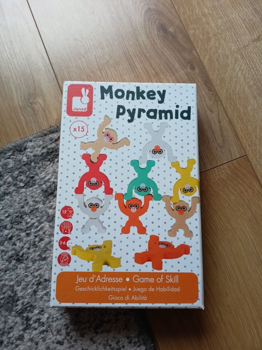 Janod store monkey pyramid