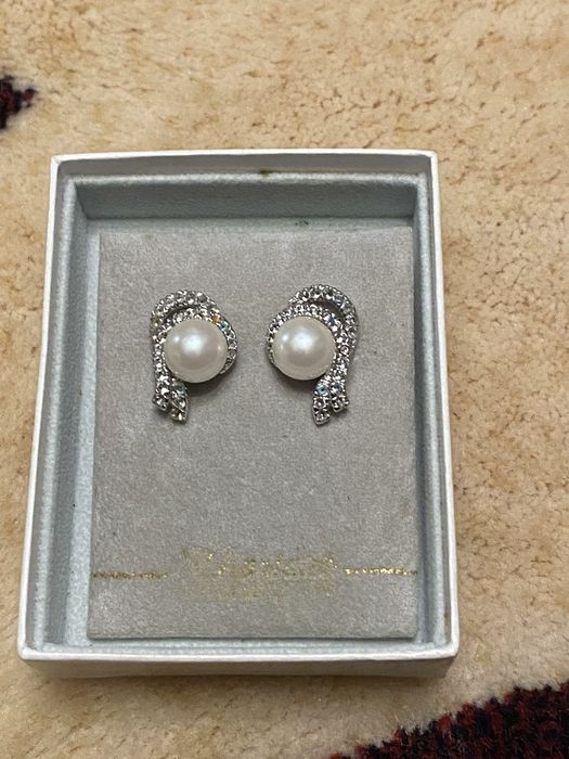 Продам   сережки