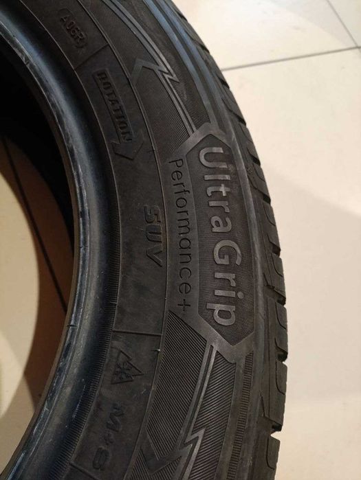 Пара шин б/у 215/65R17 99V Goodyear UltraGrip Performance Suv
