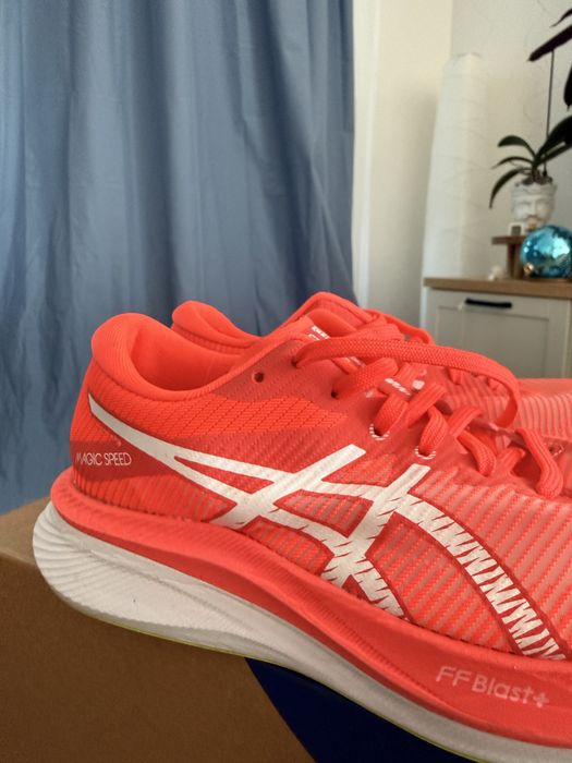 Buty biegowe Asics Magic Speed 3 (r.40)