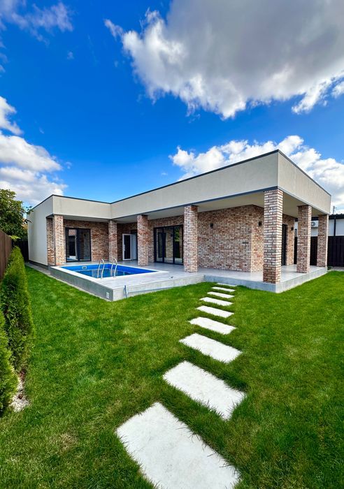 Продам современный дом 125 м2 терраса/бассейн в Новоалександровке