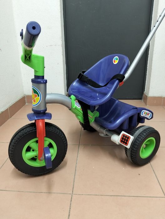 Triciclo para crianças