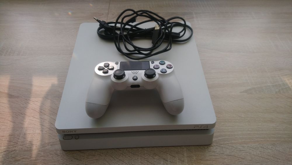 Konsola Playstation 4 Ps4
