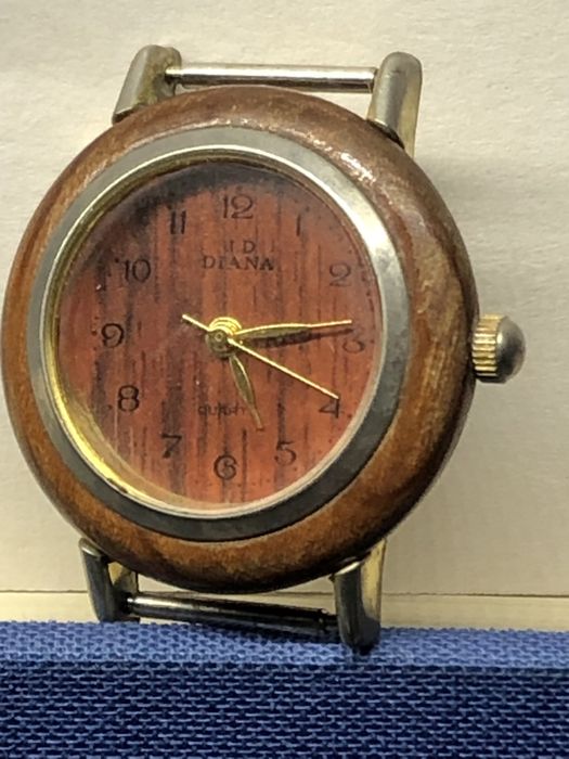 Часы: винтаж начала 90-х: DIANA J.D (Japan).Редкость-деревяный корпус!