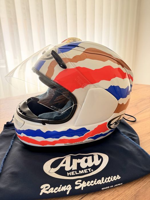 Capacetes Arai e Shoei