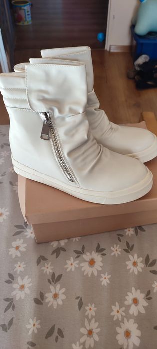 Nowe botki na koturnie