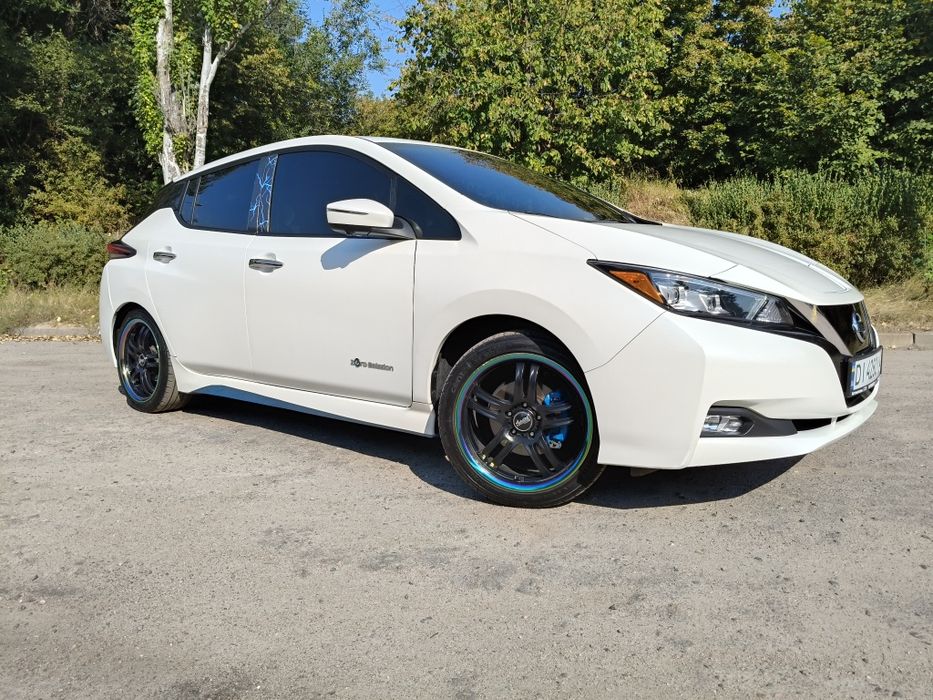 Продам nissan leaf 2 zе1