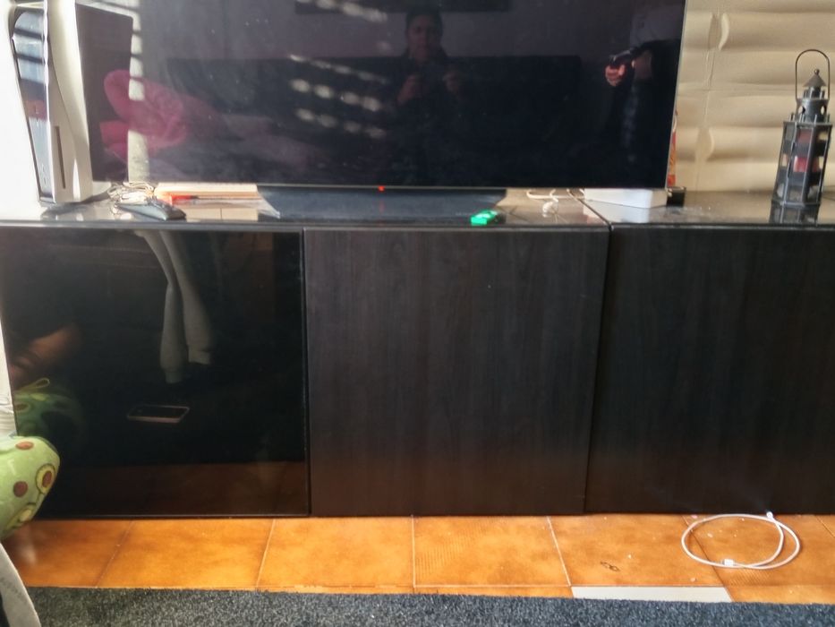 Aparador preto de sala