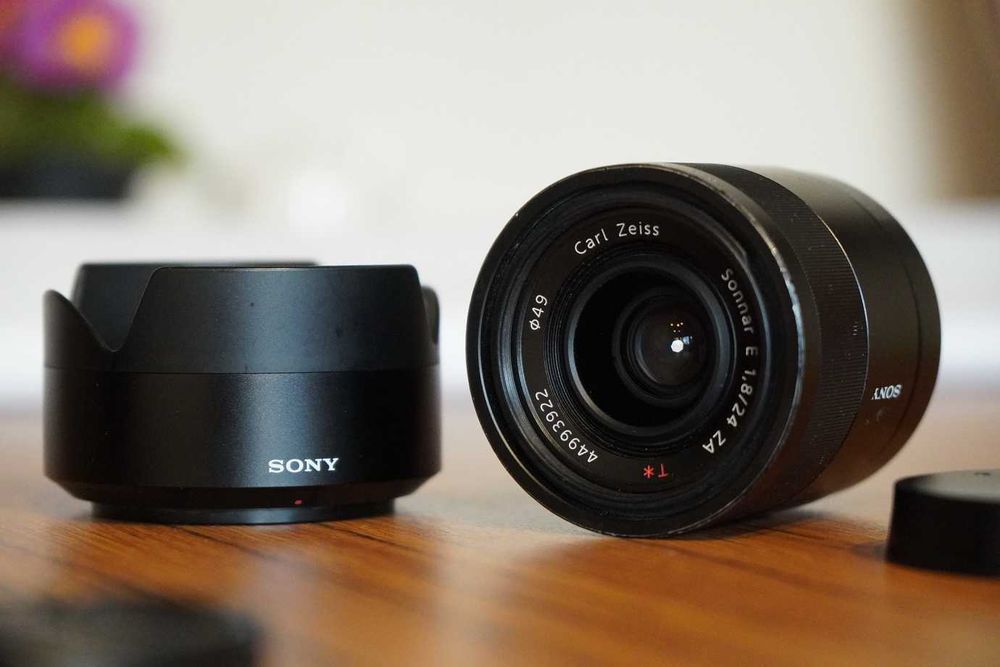 Sony E 24 mm f/1.8 ZA Carl Zeiss Sonnar T