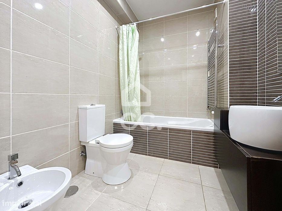 Apartamento T3 Moderno com Open Space, 3 Varandas e Suite