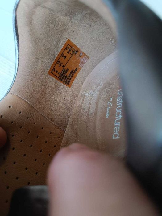 Шкіряні жіночі кросівки clarks р.42