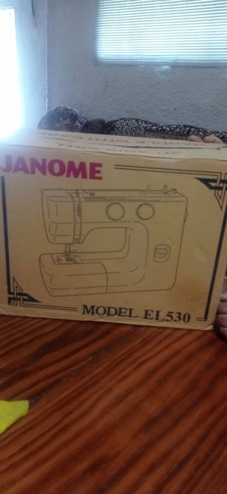 Продам швейну машинку janome