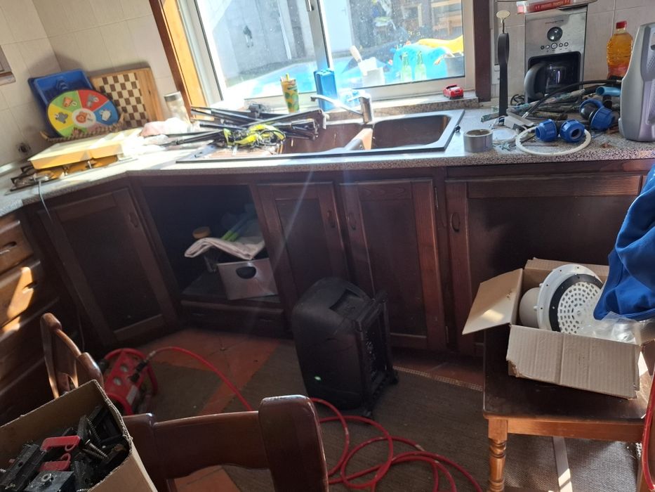 Vendo cozinha em madeira como nova
