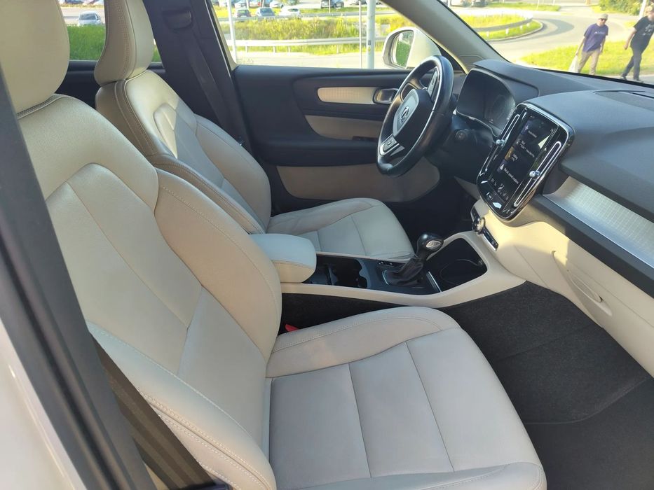 Volvo XC 40 Volvo XC40 bogate wyposażenie, ASO