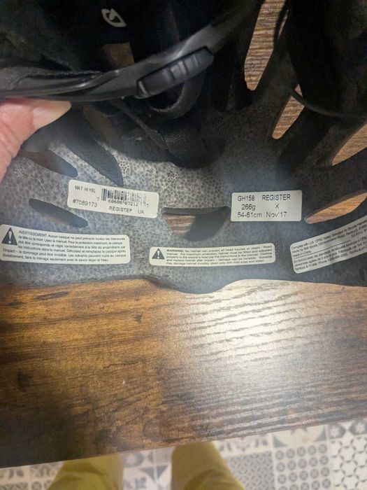 Capacete GIRO Register tamanho 54-61 cm (adulto)