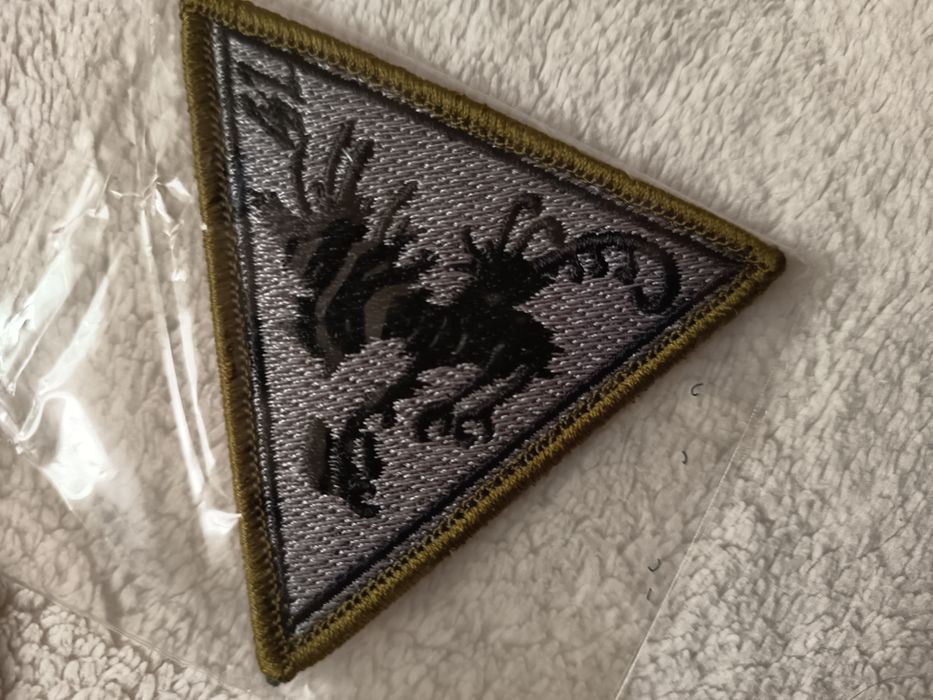 Kolekcja :orzeł, flagi, naszywki.