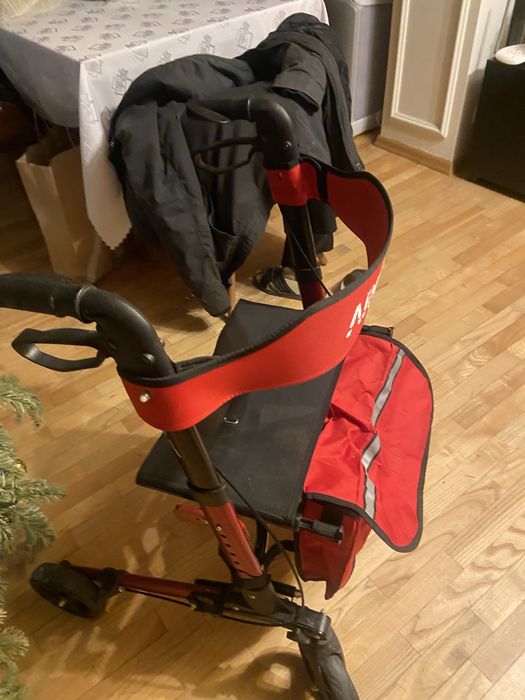 Chodzik rechabilitacyjny z opieradlem