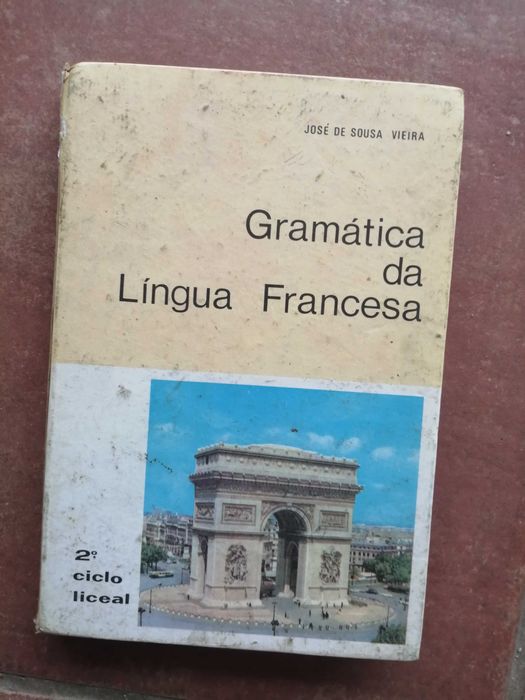 Vários livros para venda. Preços baratos!