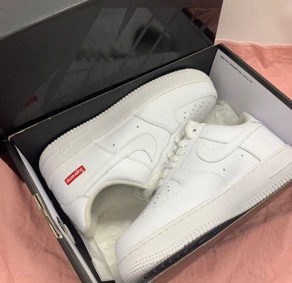 Nike Air Force 1 Low Supreme White r.40