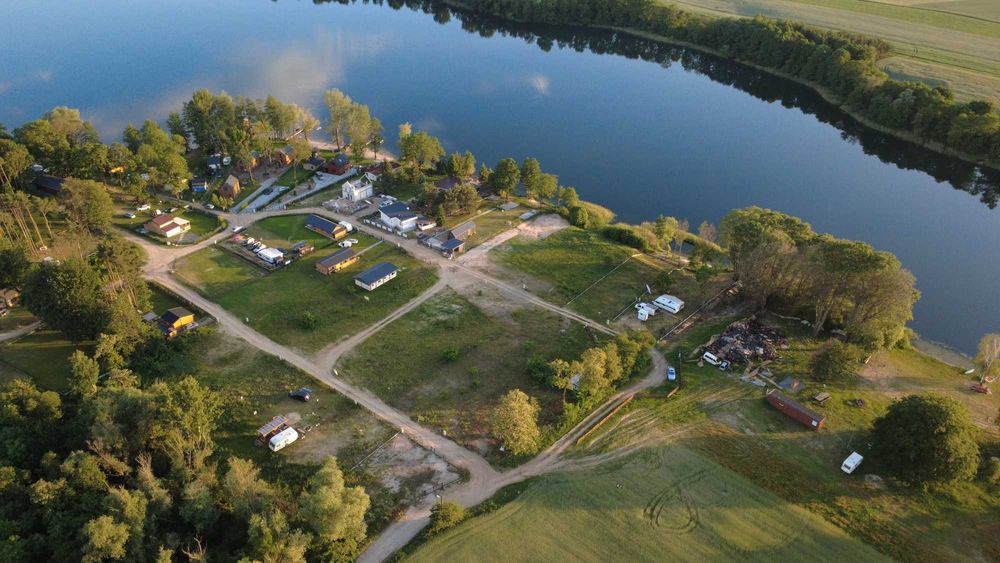 Działka w 1. linii brzegowej Jeziora Wolskiego – Działka bezpośrednio nad jeziorem. Linia brzegowa jeziora. - More