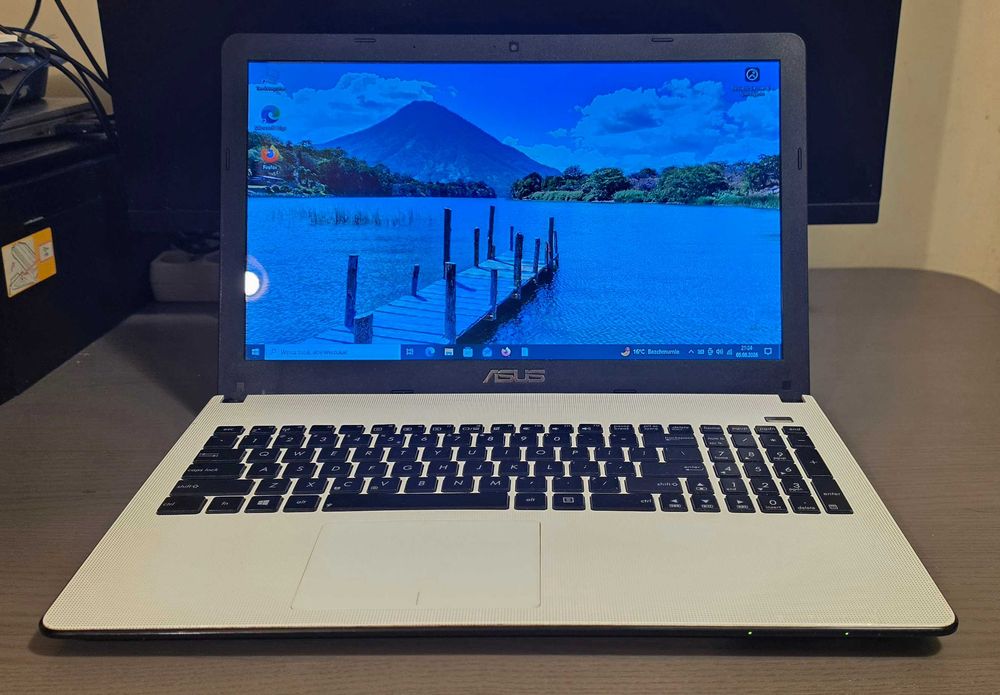 ASUS X501A | i5 | 8GB RAM | 240GB SSD | Windows 10 | Dobra Bateria!