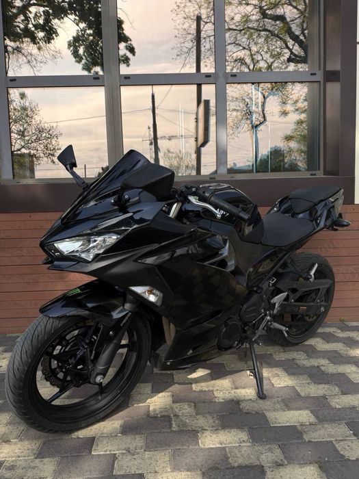 Мотоцикл Kawasaki Ninja 400 2018 рік