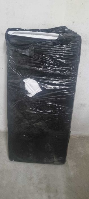 Cama de bebé e colchão