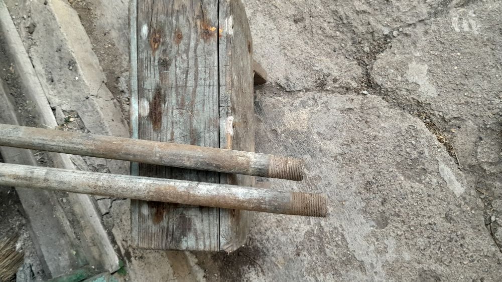 Трубы б/у ацинкованые диаметр 3 см ,, длина 4 метра, 150 грн. метр