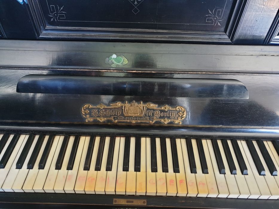 Stare pianino HOF PIANO FABRIK