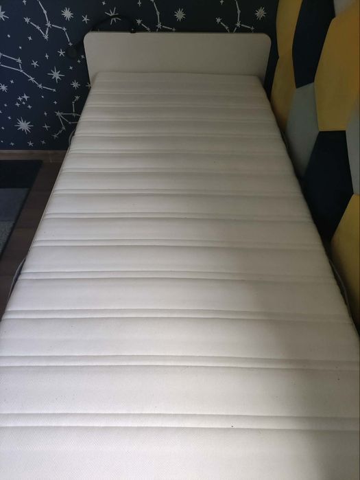 Sprzedam  łóżko IKEA  + materac MALVIC