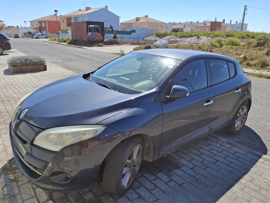 Renault Megane 2010 1.5 dci — photo 2